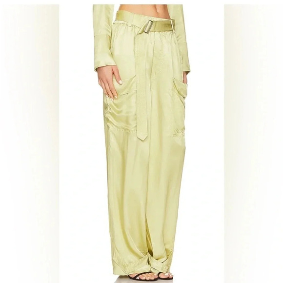 Revolve L’ACADEMIE Taylor satin cargo pants in olive green - Picture 4 of 11